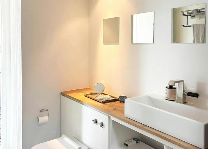 Architect-designed With Stunning Views *